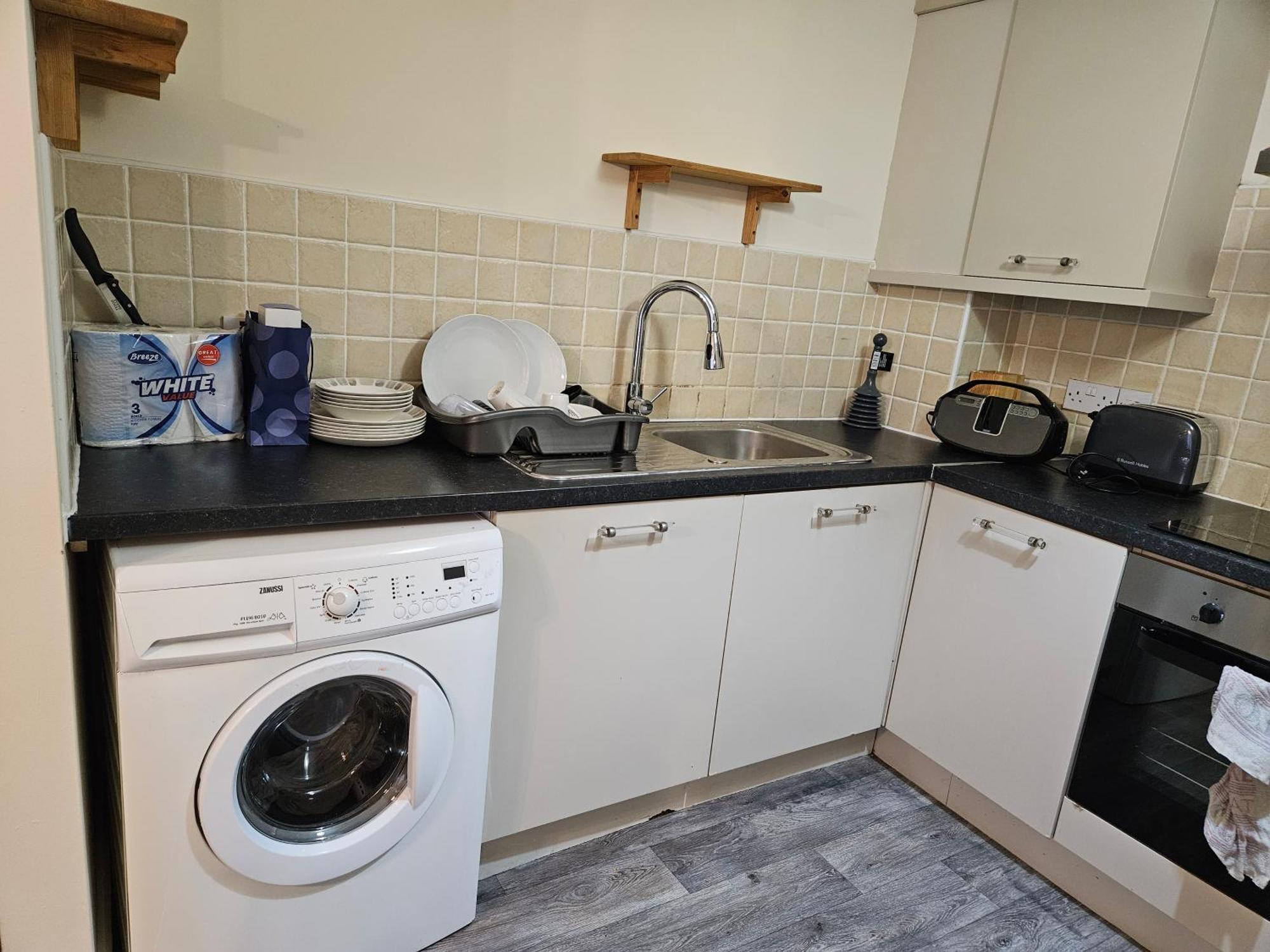 Stunning 2-bed Apt-freeparking Close To Appartement