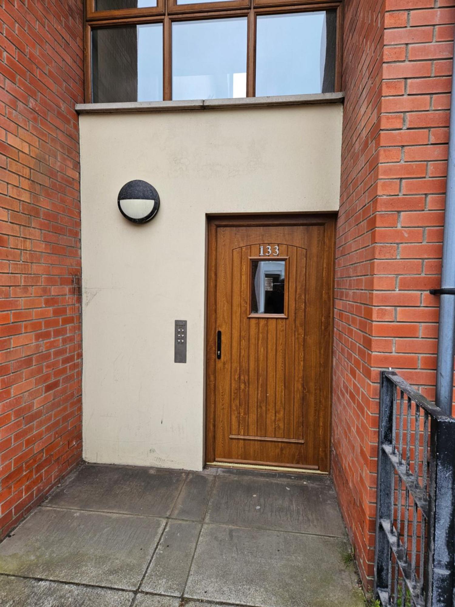 Stunning 2-bed Apt-freeparking Close To Belfast